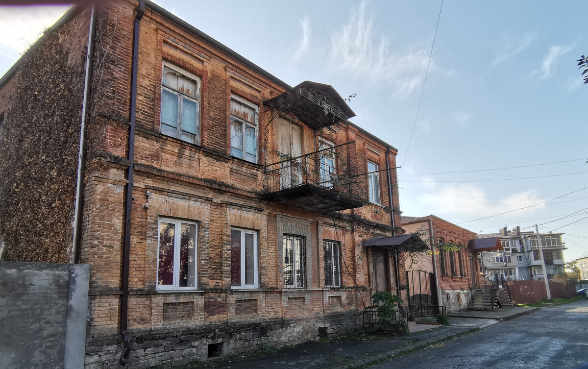 Дом-музей Фазиля Искандера Сухум, ул. Ф. Искандера, д.43