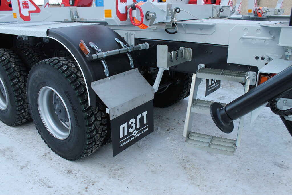 Сортиментовозы ПЕРМЯК ЕВРО на шасси AMT N.V. с манипулятором ВЕЛМАШ 10-74