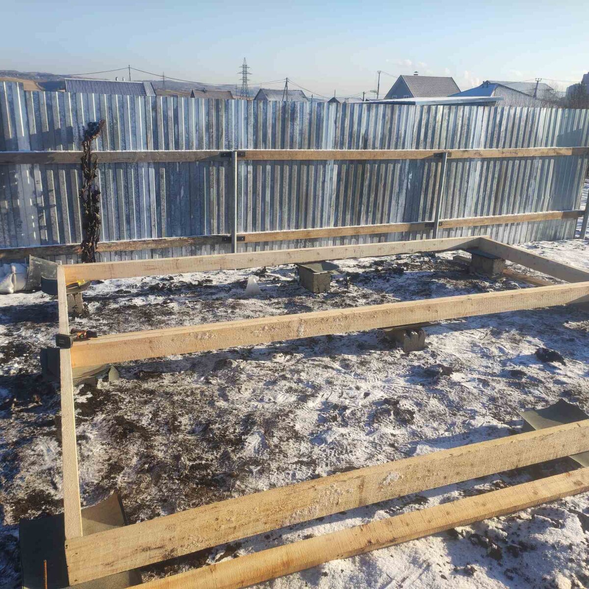 сборка пакета обвязки. Первый этап, далее по кругу, соединяя доски ёлочкой