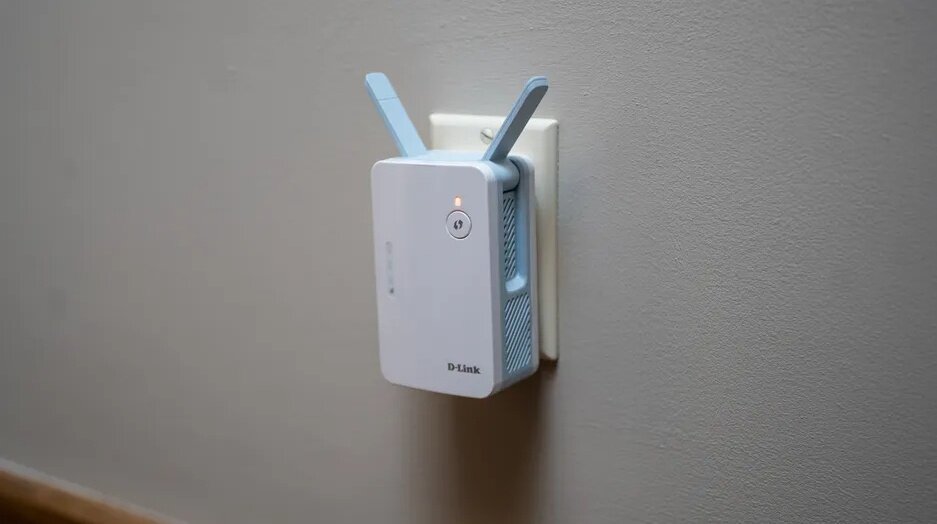    Для работы усилителю Wi-Fi сигнала достаточно одной розетки. Фото: cnet.com