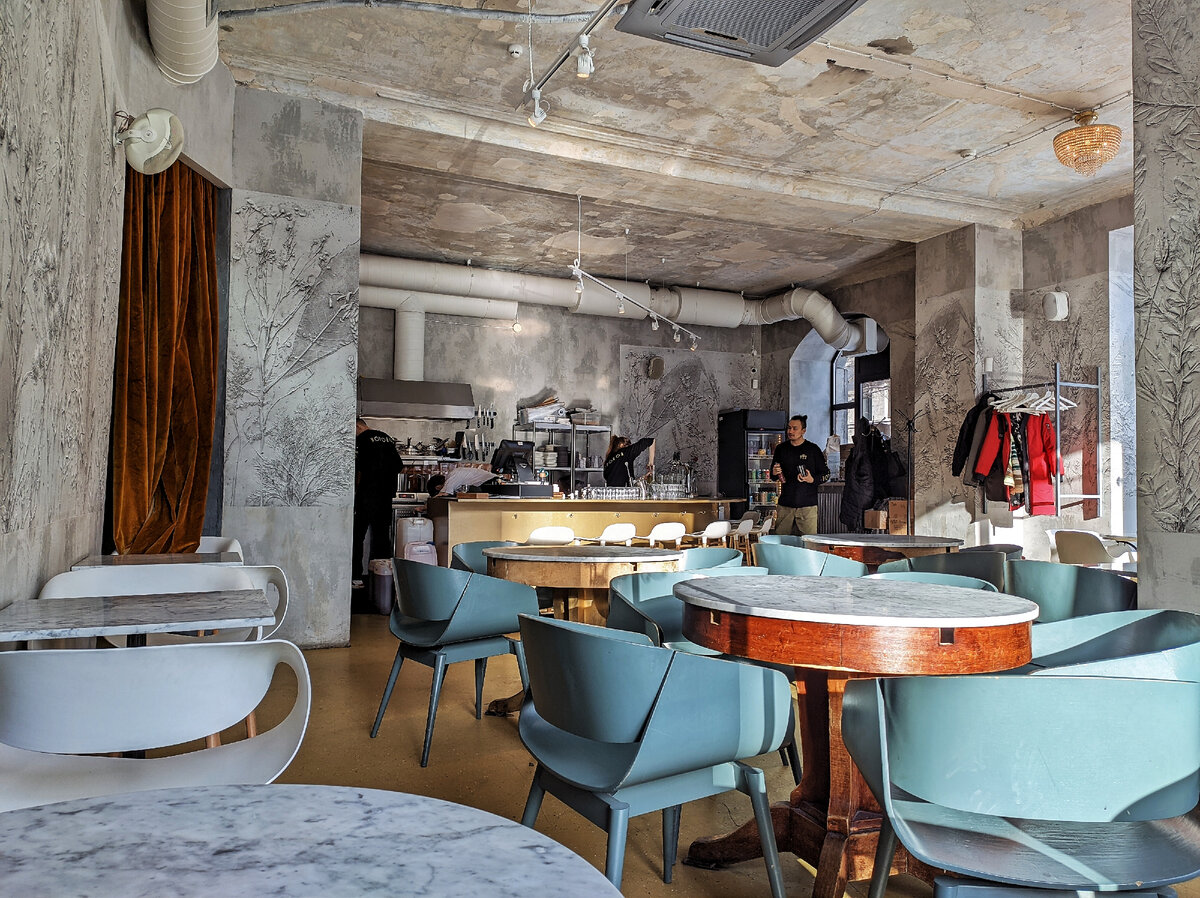 Вид на барную стойку