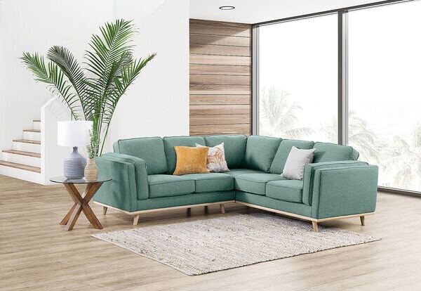 Во-вторых, они рассчитаны на размещение большого количества людей.