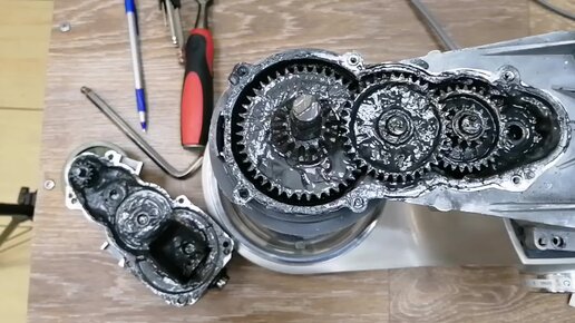 На ремонте кухонный комбайн Kenwood kvc50 посторонний звук Ремонт ...