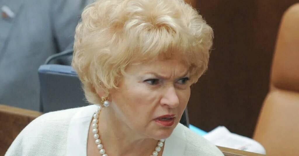 Очень ценное мнение сенатора Нарусовой о бедняжке Ахеджаковой ...