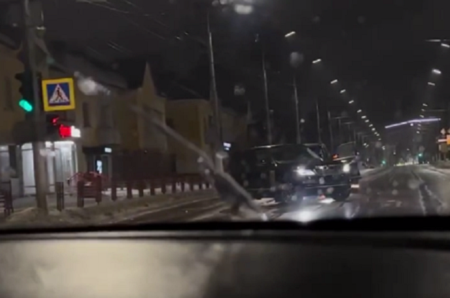    В Брянске на Дуки столкнулись два крутых джипа avchernov