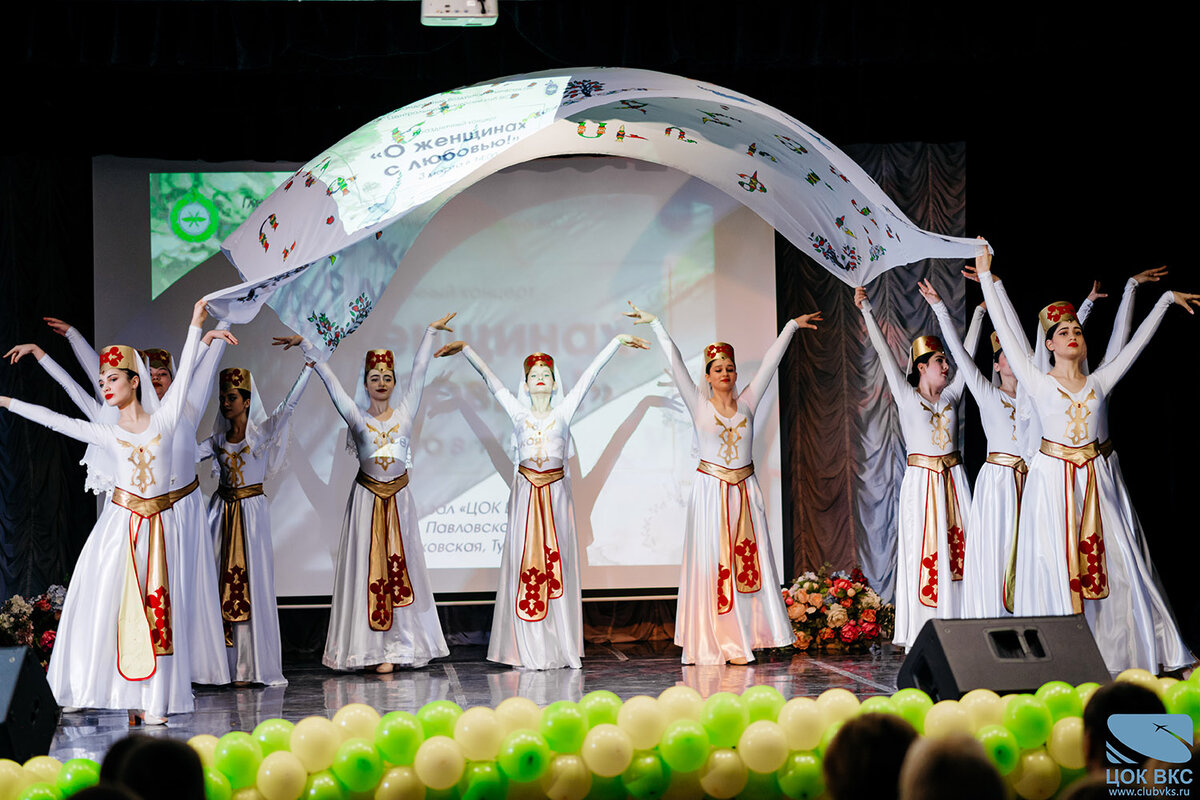 «О женщинах с любовью». В ЦОК ВКС состоялся концерт, посвященный международному женскому дню