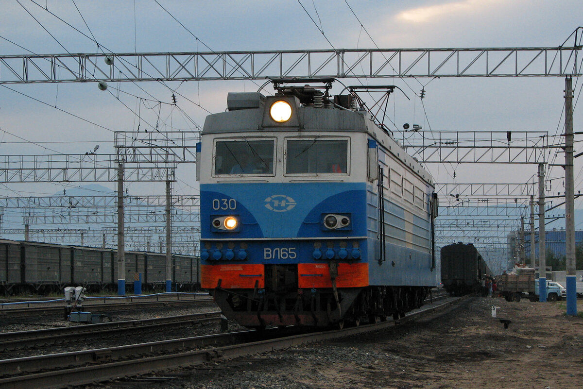 Электровоз ВЛ65-030, станция Таксимо