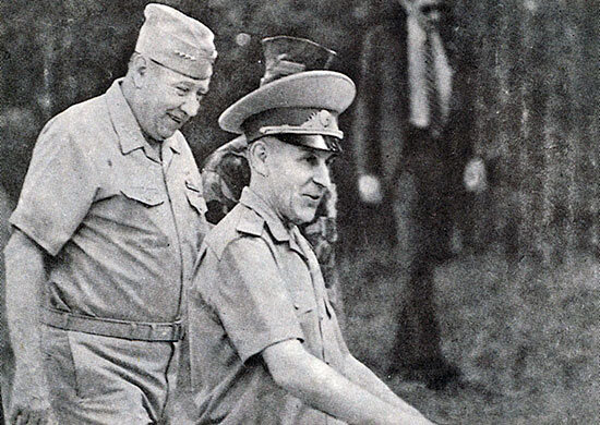 Ахромеев С.Ф. и председатель Комитета начальников штабов США адмирал У. Крау в ходе военных учений в США
