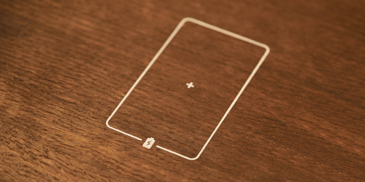 БЗУ вмонтирована в поверхность стола