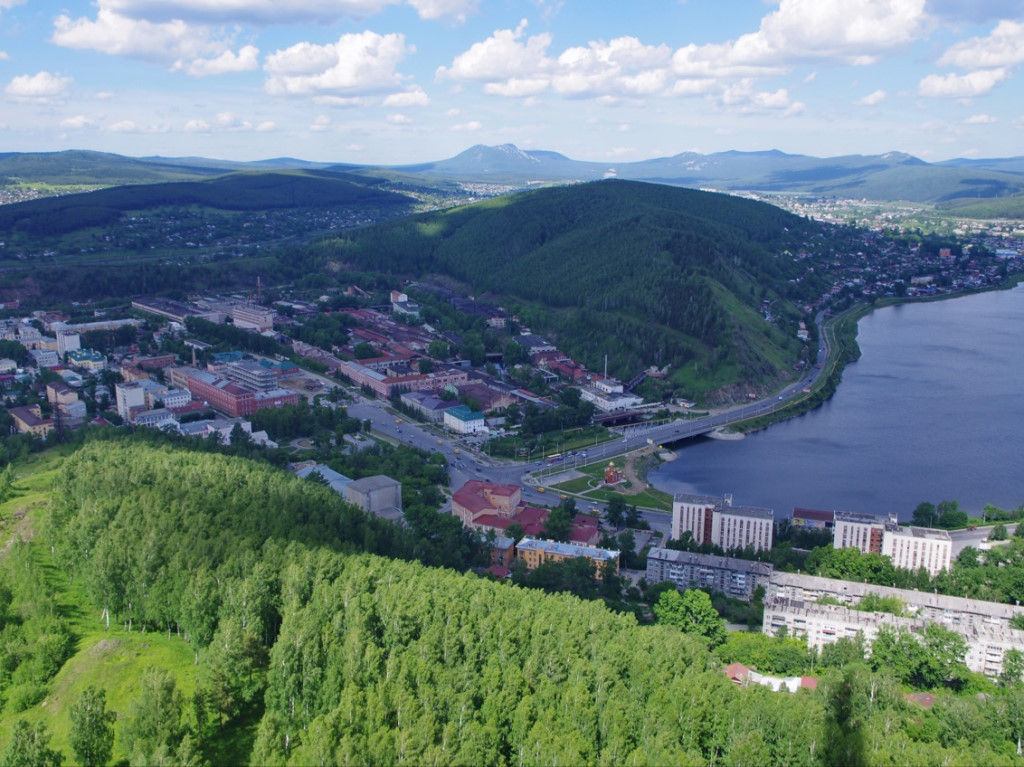 Златоуст перевод. Гора Косотур в Златоусте. Город Златоуст на Урале. Златоуст Челябинская область Косотур. Златоуст центр города.