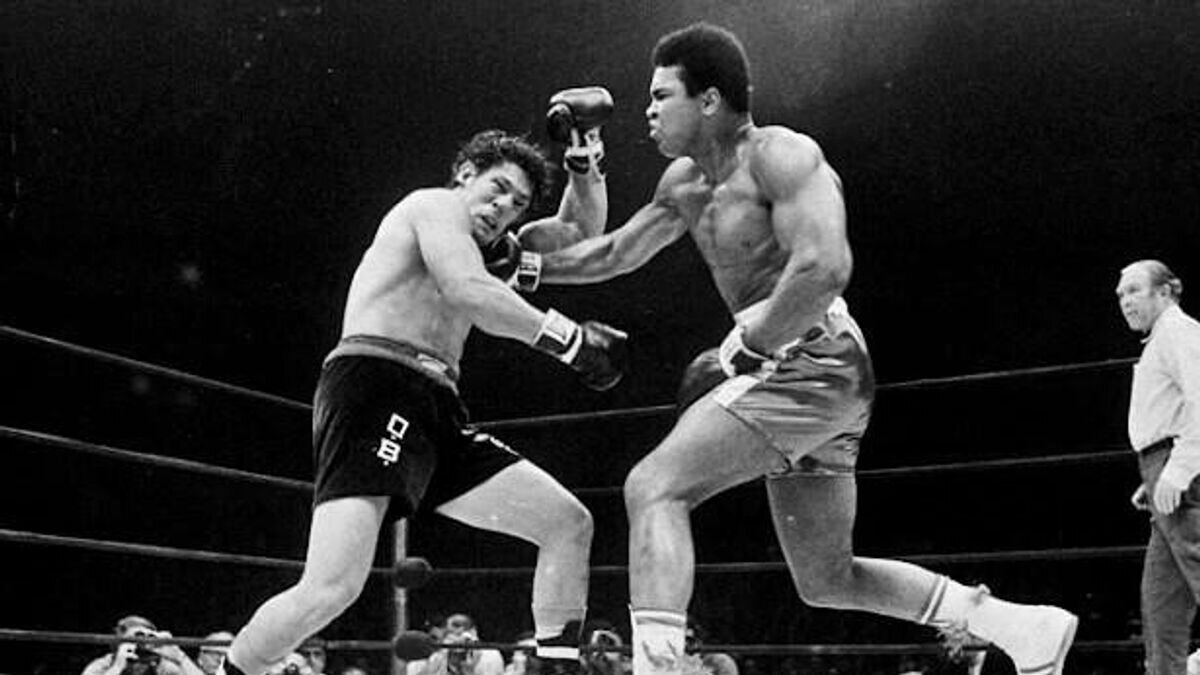    Поединок Мухаммеда Али и Оскара Бонавено© Фото : Социальные сети