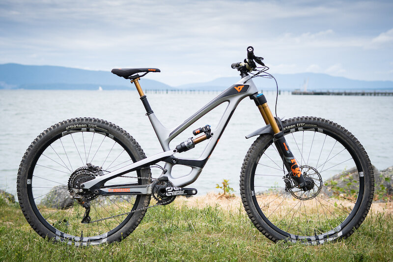 Yt Tues CF Pro 2016
