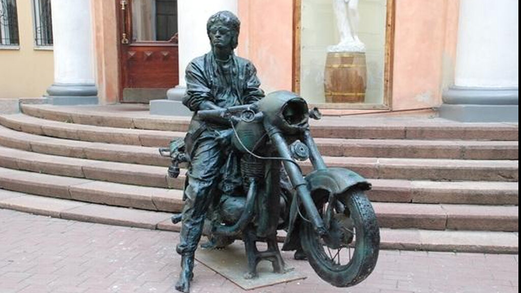 Виктор Цой байкер
