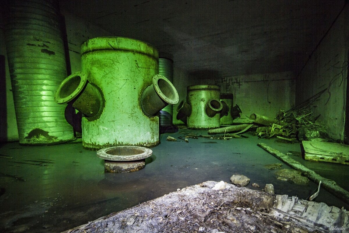 Чернобыльский реактор изнутри. Недостроенный блок №5, смотрим подреакторные помещения