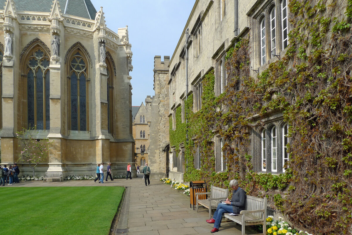 Oxford university town. Оксфорд Англия университет. Великобритания • Оксфордский университет — Англия. Оксфорд университет территория. Кампус Оксфорда.