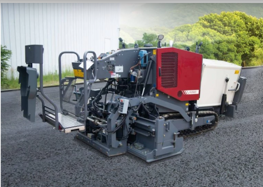 Новый асфальтоукладчик Dynapac F1250CS может управляться дистанционно