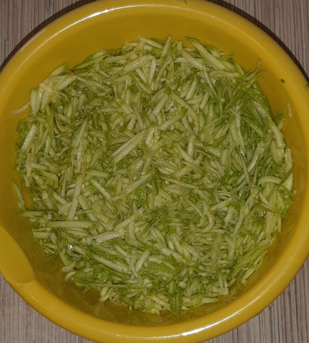 Кабачки трём на крупной тёрке