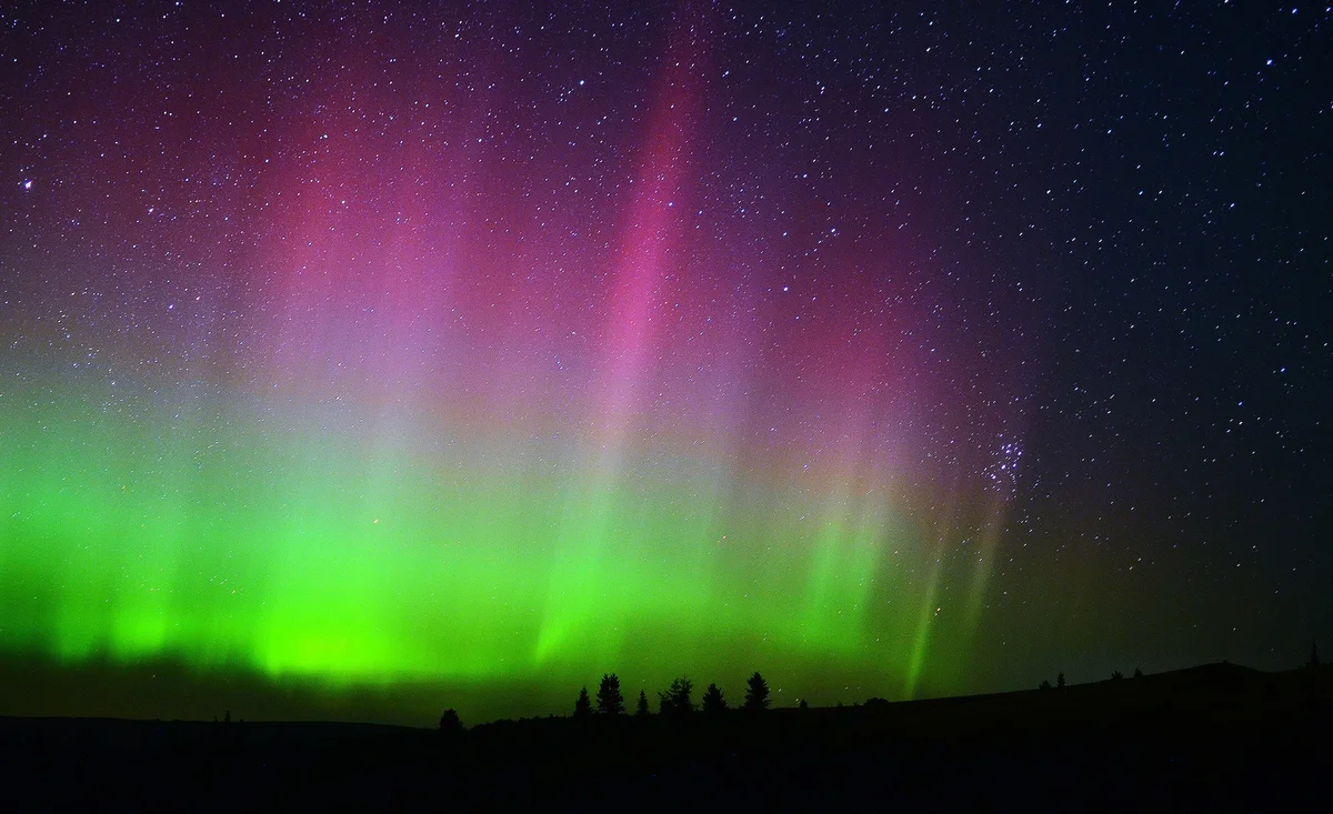 Северное сияние. Одно из природных явлений.