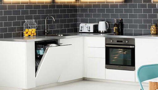 Встроенная посудомоечная машина. Источник: elgreloo.com