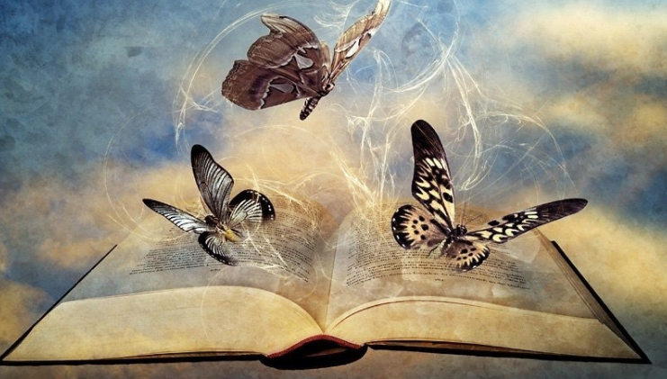 1. Вы – это не ваше прошлое. – Каким бы хаотичным ни было ваше прошлое, перед вами лежит чистый, свежий и открытый путь. Вы – это не ваши прошлые привычки. Вы – это не ваши прошлые ошибки. Вы – не то, как к вам кто-то когда-то относился. Вы – это только вы, здесь и сейчас. Вы – это ваши нынешние поступки. 
2. Сосредоточьтесь на том, что у вас есть, а не том, чего у вас нет. – Вы – это тот человек, кем вы являетесь, и то, что у вас есть прямо сейчас. И, если честно, ваше положение не так уж и плохо – иначе вы бы не читали эту статью. Что вам действительно нужно – так это отыскать какую-то одну позитивную мысль, которая вдохновит вас и поможет вам двигаться вперед. Держитесь за него как можно крепче, и постарайтесь на ней сосредоточиться. Да, вам может казаться, что у вас ничего нет, а если и есть, то немногое, но ваш разум вполне может вас воодушевить. И это воодушевление – единственное, что вам на самом деле нужно для того, чтобы вновь начать двигаться вперед.

3. Проблемы – неотъемлемая составляющая личностного роста. – Да-да, наши проблемы и их решение – часть жизни и личностного роста. Люди теряют работу, болеют, а иногда даже погибают в несчастных случаях. Когда вы молоды и ваши дела идут очень неплохо, вам трудно осознать это в полной мере. Но самое умное, и порою самое трудное, что мы можем сделать, попав в подобную ситуацию – воспользоваться своей реакцией на нее, чтобы закалить свою волю и решимость. Вы можете сколько угодно хотеть кричать, швыряться в стену предметами и ругаться матом – но вы же выше этого, правда? Помните, неудержимость эмоций, как правило, делает все лишь хуже. И хотя трагедии – это действительно плохо, они дают нам возможность стать сильнее.

4. Иногда можно себе позволить расклеиться. – Вы не обязаны постоянно притворяться сильным и делать вид, что у вас все хорошо. А то, что о вас в подобной ситуации подумают другие люди, вас и вовсе не должно беспокоить. Если вам хочется плакать – плачьте, это даже полезно. Улыбка далеко не всегда значит, что вы счастливы. Иногда это всего лишь значит, что вы достаточно сильны, чтобы встретить свои проблемы лицом к лицу.

5. Жизнь хрупка, внезапна, и порою короче, чем кажется. – Помните, завтрашнего дня может и не быть. Для кого-то его точно не будет. Прямо сейчас кто-то строит планы на завтра, еще не зная, что он умрет сегодня. Это грустно, но такова уж жизнь. Так что потратьте ваше сегодняшнее время с умом, и время от времени останавливайтесь, чтобы понять, насколько жизнь прекрасна. Каждый миг, что вы проживаете – бесценный дар. Не тратьте время, думая о плохом. Лучше потратьте его на то, что поможет вам двигаться в нужном направлении.

6. Все мы порою ошибаемся. – И чем быстрее вы это примете, тем быстрее вы сможете стать лучше и в итоге совершать меньше ошибок. Нет, вы никогда не станете абсолютно непогрешимы, но если вы вместо того, чтобы хотя бы попытаться этого добиться, будете сидеть, сложа руки, у вас точно ничего не получится. Лучше уж сделать что-то и ошибиться, чем вообще ничего не делать. Ну, так вперед, за дело! Вы или преуспеете, или усвоите важный урок. Но в любом случае вы выиграете!

7. Вы вполне способны сделать себя счастливыми. – Чувства меняются, люди тоже, и время бежит вперед. И у вас есть выбор. Вы можете или бесконечно мусолить прошлое и его ошибки, или попытаться сделать себя счастливыми. Улыбка – это осознанный выбор, а не какое-то чудо. Не совершайте ошибку, не ждите, пока кто-то или что-то сделает вас счастливыми. Истинное счастье может прийти лишь из глубин вашей души.

8. Старайтесь эмоционально отстраняться от ваших проблем. – Вы – это не ваши проблемы. Вы — куда больше. Вы — живое человеческое существо, куда более сложное, чем все ваши проблемы, взятые вместе. И это значит, что вы сильнее их – вы можете изменить и их, и то, как вы к ним относитесь.

9. Не делайте проблему больше, чем она того заслуживает. – Не позволяйте одной темной тучке закрыть все ваше небо. Какой бы мрачной ни была ваша жизнь, где-то все равно будет светить солнце. Иногда вам нужно просто забыть, что вы чувствуете, вспомнить, чего вы заслуживаете, и продолжать двигаться вперед.

10. Из всего происходящего можно извлечь жизненный урок. – Из всего. Тех, с кем вы встретитесь, того, что с вами случится, ну и так далее. Все это – часть одного большого урока под названием «жизнь». И потому – никогда не отказывайтесь у нее поучиться, в особенности когда не все идет так, как вам того хочется. Если вы не получили ту работу, которую хотели, или у вас не сложились новые отношения, значит, впереди вас ждет что-то еще лучше. И усвоенный вами урок – первый шаг к этому.

11. Рассматривайте любое испытание как шанс чему-то научиться. – Спросите себя: «Чему я могу научиться в этой ситуации»? В какую бы ситуацию мы не попали, каждая из них может научить нас чему-то новому. Как стать сильнее. Как общаться с людьми. Как доверять своим инстинктам. Как выражать свою любовь. Как прощать. Как знать, когда отпускать. Как стремиться к новому.

12. Все меняется, но солнце все так же встает каждое утро. – У меня для вас плохая новость: ничто не вечно. А еще у меня для вас хорошая новость: ничто не вечно.

13. Опустить руки и двигаться дальше – две разные вещи. – В жизни каждого из нас неизбежно наступает момент, когда мы устаем от попыток всех догнать и все исправить, но это не значит, что мы решились сдаться и опустить руки. Это не конец, это новое начало. Просто вы начинаете понимать, что вам не нужны некоторые люди и тот накал ненужных страстей, которые они приносят в вашу жизнь.

14. Бегите подальше от негативных людей. – Каждый раз, когда вы избавляете свою жизнь от чего-то негативного, вы освобождаете в ней место для позитива. Жизнь слишком коротка, чтобы проводить ее с людьми, которые питаются вашим счастьем, словно вампиры — кровью. Избавляйтесь от негативных людей, ибо они – мастера разрушать ваше чувство уверенности и самооценку. Лучше окружайте себя людьми, которые помогут проявить ваши лучшие черты.

15. Идеальных личных отношений не существует. – Идеальные, совершенные романтические отношения существуют разве что в рыцарских романах. Хотите, чтобы ваши отношения были идеальными? Так научитесь справляться с шероховатостями в них – именно это и делает их идеальными.

16. Не забывайте любить себя. – Одна из самых серьезных неприятностей, которые могут случиться с вами в жизни – шанс потерять себя, слишком любя кого-то еще, забыть о том, что вы тоже человек, и тоже достойны любви. Вот скажите, когда в последний раз вам кто-то говорил, что любит вас просто так, целиком, без изъятья? Что то, что вы говорите и думаете, для этого человека очень важно? Когда вам в последний раз кто-то говорил, что вы отлично справляетесь с делами или просто отвозили куда-то просто потому, что вам там хорошо? А когда этим «кем-то» были вы?

17. Не позволяйте другим принимать решения за вас. – Да, вам придется научиться жить, не заботясь о том, что о вас подумают эти люди, стряхнуть с себя их эмоции и доказать себе, что вы лучше, чем они вас считают.

18. Затаив злобу, вы прежде всего вредите себе, а не другим. – Старайтесь всегда прощать людей и идти по жизни дальше, даже если они никогда не попросят вас о прощении. Это нужно не им, а вам. Затаив на кого-то злобу, вы лишаете счастья себя. Избавьте себя от этого ненужного стресса – прямо сейчас.

19. Вы не одни. И проблемы бывают у всех. – Не спать ночами, беспокоясь о друге. Пытаться подобрать с пола осколки своей души после предательства. Чувствовать себя хуже всех на свете оттого, что кто-то любит вас недостаточно сильно, чтобы остаться с вами. Бояться пробовать что-то новое потому, что у вас может не получиться. Ничто из этого не значит, что с вами что-то не так, или что вы сходите с ума. Это всего лишь значит, что вы человек, и что вам нужно немного времени для того, чтобы прийти в порядок. Вы не одни. Какими бы жалкими или смущенными вы не чувствовали себя из-за ситуации, в которую угодили, куча людей попадала в нее до вас, и многие попадут после. И когда вы говорите себе «Я один такой», вы нагло врете.

20. Вам есть за что благодарить судьбу. – Да, этот мир полон горестей, но он полон и людей, которые их преодолевают. Порою вам стоит забыть о том, что ушло из вашей жизни, чтобы сильнее ценить то, что осталось, и ожидать того, что будет дальше. Генри Дэвид Торо однажды сказал: «Богатство – это способность полностью воспринимать жизнь». И даже когда дела, казалось бы, дрянь, полезно взглянуть на свою жизнь с другой стороны. Вы не ложились спать голодными. Вам не пришлось спать на улице. У вас есть выбор, что надеть. Да и на работе вы трудитесь не по 20 часов за нищенскую зарплату. У вас есть доступ к чистой питьевой воде. Если вы заболеете, то можете пойти к врачу. Вам не приходится трястись в страхе. У вас есть доступ в Интернет. В конце концов, вы умеете читать. Многие люди посчитали бы вас непомерным богачом – так цените же то, что у вас есть.

21. Постоянно подкармливайте свою внутреннюю надежду. – Потеря, беспокойство, болезнь, растоптанная мечта – как бы плохо бы вам не было, насколько бы непомерными не казались вам ваши амбиции, раз в день старайтесь прикладывать руки к своему сердцу и громко говорить: «Здесь обитает надежда».

22. Неприятная истина куда лучше сладкой лжи. – Вы должны видеть вещи такими, какие они есть, а не такими, какими бы вы желали, чтобы они были. Лучше уж горькое лекарство, чем подслащенная отрава.

23. Порою трудно понять, насколько близко вы подошли к успеху. – Мы всегда продвигаемся вперед точка за точкой, и лишь оглянувшись назад, видим, как из них складывается линия. Зачастую успех куда ближе, чем кажется, и подстерегает нас, когда мы меньше всего этого ждем.

24. Порою нам больше всего везет именно тогда, когда мы не получаем желаемого. – Именно так, потому что это заставляет нас переоценить наши приоритеты, открывает путь к новым возможностям и вообще заставляет окинуть все свежим, ничем не стесненным взглядом.

25. Смех – лучшее лекарство от стресса. – Смейтесь над собою, да почаще. Старайтесь находить смешное в любой ситуации. Оптимизм притягивает счастье. Если вы будете позитивны, вам не придется искать хорошие вещи и хороших людей. Они сами вас найдут.

26. Ошибки нам лишь на пользу. – Все мы делаем ошибки. Мы позволяем людям пользоваться нами и поступать с нами так, как мы того не заслуживаем. Но если хорошенько об этом подумать, наши неудачные выборы многому нас научили, и хотя кое-что нам уже не вернуть, а извинения от некоторых людей не дождешься, в следующий раз вы уже не повторите той же ошибки. И теперь у нас есть больше власти над нашим будущим. Помните, ошибается не тот, кто падает, а тот, кто не встает, даже когда у него есть такая возможность. Так встаньте же! Часто хорошие вещи пропадают из нашей жизни лишь для того, чтобы на их место встало что-то лучшее.

27. Беспокоиться – лишь зря тратить энергию. – Беспокойство не избавит вас от неприятностей завтра. Оно избавит вас от энергии сегодня.

28. Если вам тяжело идти вперед, делайте маленькие шаги. – Нужно всегда заставлять себя идти вперед, особенно в трудные времена. Нельзя терять инерцию! Пока вы движетесь вперед – пусть даже со скоростью улитки – вы непременно доберетесь до финишной черты. Так что радуйтесь каждому сделанному вами шагу, неважно, насколько большому. Ведь каждый шаг уводит нас от прошлого туда, где мы хотим быть завтра. И неважно, куда вы стремитесь – к лучшей жизни или заветной мечте – вы достигнете ее, сделав много шагов в одном и том же расстоянии, по одному за раз.

29. Всегда найдется кто-то, кому вы не понравитесь. – Вам просто не удастся понравиться всем вокруг. Что бы вы ни делали, всегда найдется кто-то, кому вы не понравитесь. Так что не обращайте на него внимание, и делайте то, что вам подсказывает сердце. То, что говорят и думаю о вас остальные, не так уж и важно. Гораздо важнее, что о себе думаете вы сами.

30. Вам будет куда лучше без некоторых людей, которые, как вы считали, вам необходимы. – Горькая истина в том, что некоторые люди будут с вами лишь до тех пор, пока у вас есть то, что им нужно. Ну а когда нужда в вас пропадет – только их и видели. А хорошая новость в том, что рано или поздно все эти временщики исчезнут из вашей жизни, оставив в ней лишь тех надежных друзей, на которых можно положиться.

31. Единственный ваш соперник – вы сами. – Когда вы поймаете себя за тем, что сравниваете себя с коллегой, соседом, другом или знаменитостью, остановитесь! Поймите, что у вас с ними ничего общего. У вас другие слабости и сильные стороны – стороны, которых у других людей просто нет. Выделите минутку и попытайтесь понять, в чем эти ваши сильные стороны, и будьте благодарны за то, что они у вас есть.

32. Не все, что с вами случается, вам подвластно. – Но в вашей власти то, как на это реагировать. В любой жизни есть как позитивные, так и негативные аспекты, и то, счастливы вы или нет, зависит от того, на чем вы будете концентрироваться. К примеру, если вы простудились, радуйтесь, что это временно, это пройдет, и что эта болезнь не угрожает вашей жизни. Проиграли игру в баскетбол? Зато вы провели время с друзьями за здоровым и веселым занятием. Курс ваших акций упал? Ничего страшного, еще поднимется. И вообще, вам повезло, что у вас есть сбережения, когда многие еле сводят концы с концами. Ну, вы поняли.

33. Жизнь никогда не будет простой и легкой. – Если вы этого от нее ожидаете, вас ждет лишь разочарование. Ничто достойное не дается нам даром, а бесплатные вещи стоят того, что мы за них заплатили. И потому каждое утро будьте готовы бежать дальше и быстрее, чем вчера – но в нужном направлении! Это будет непросто, но в итоге – оно того стоит!

34. Ваше будущее безупречно. – Каким бы грязным ни было ваше прошлое, ваше будущее все еще безупречно. И не смейте пытаться склеить утро нового дня из остатков дня вчерашнего. Не оглядывайтесь назад, если там не на что смотреть. Каждый день – это новый старт, новое начало. И каждый новый день – это первый день остатка вашей жизни. Один из лучших способов оставить все тревоги прошлого позади – сделать что-нибудь такое, за что вы в будущем сказали бы себе нынешнему спасибо.

35. Вы не зашли в тупик, вам просто нужно кое-что понять. – Всем нам порою кажется, что мы зашли в тупик. Мы сомневаемся в нашей способности принимать решения, способные изменить всю нашу жизнь, открыть новую главу в книге нашей жизни, или просто вступить в самостоятельную жизнь. Но знайте: если птицу со здоровыми крыльями долго держать в клетке – откуда ей знать, что она может летать? Ваши крылья при вас, и если вам кажется, что вы в тупике, разомните крылья. Немного усилий – и вы просто перелетите через стену.

36. У каждой монеты есть другая сторона. – Именно поэтому мы не можем испытать удовольствие, не познав боли. Не узнаем радости, не познав печали. Не станем уверенными, не побывав растерянными, да и спокойствия без беспокойства не бывает. И разве может быть надежда в мире без отчаяния? И вам не отыскать монеты с одной стороной, за которую можно купить счастливую, безоблачную жизнь.

37. У вас всегда есть выбор. – В какой бы ситуации вы ни оказались, у вас всегда есть как минимум два варианта выбора. И если вы не можете что-то изменить физически, вы можете изменить то, как вы об этом думаете. Вы можете просто сидеть в темноте, или же вы можете найти в себе внутренний свет, и, заглянув в собственную душу, узреть там то, о чем вы и не подозревали. И тогда кризис превратится в возможность научиться чему-то новому, а разрушение вашего мира – в возможность выстроить на его обломках новый.

38. Если вы окунулись во тьму – впустите в нее и других. – Нет, они вовсе не обязательно смогут вас из нее вытащить, но того света, что они принесут с собою, может хватить на то, чтобы вы поняли, в какой стороне выход.