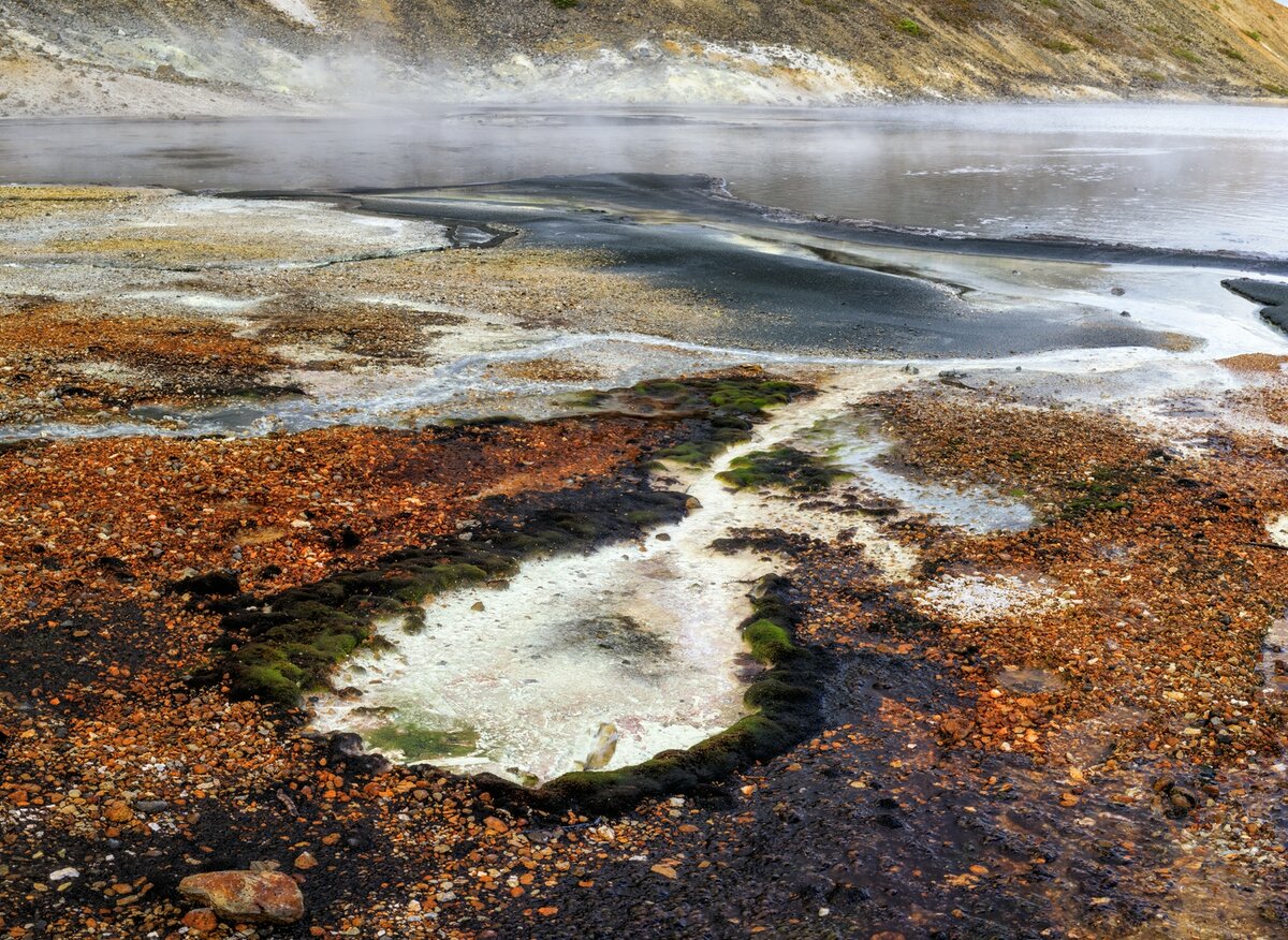 Берег озера Кипящее.