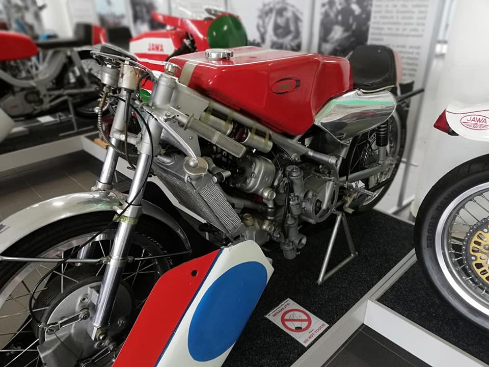 Спортивный мотоцикл Ява