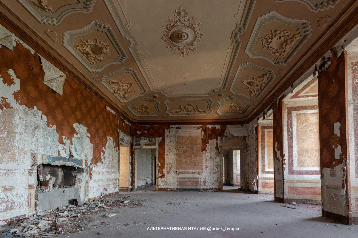 Один из центральных залов