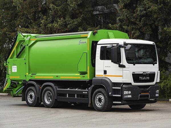 Мусоровоз MAN с задней загрузкой на шасси TGS 28.320 6х2-4