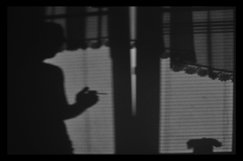 Сигарета за сигаретой так проходит зима и лето. Цитаты про сигареты. Парень у окна. И мама узнает что я курю анекдот. Текст песни куриттьь.