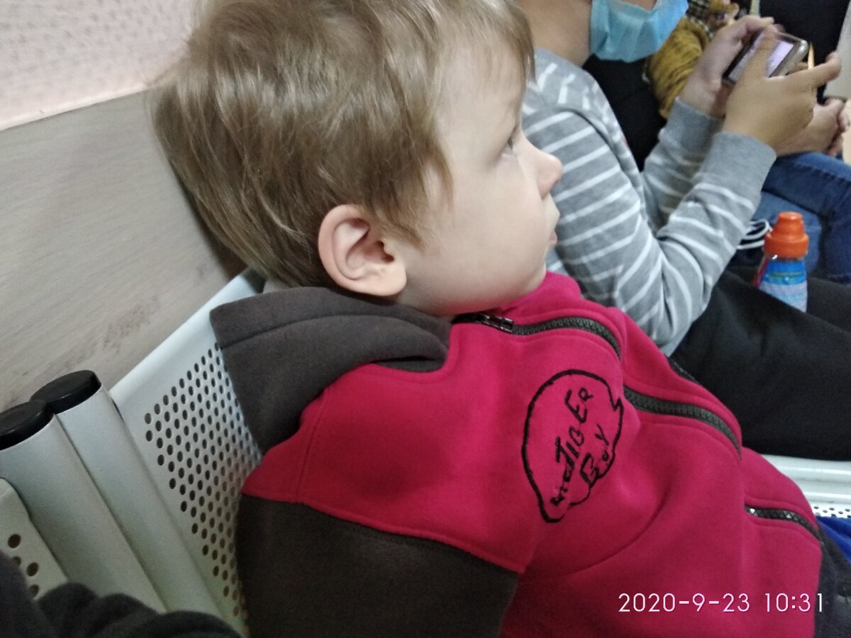 Паша в один из походов в поликлинику