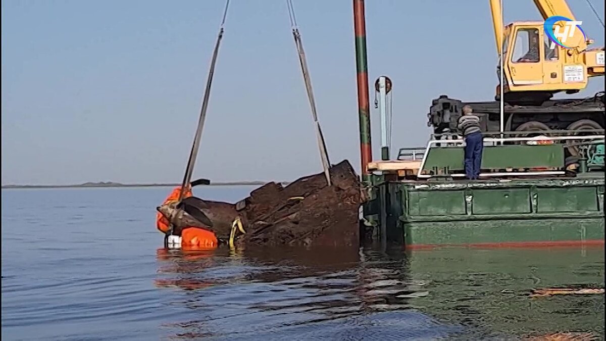 Новгородские поисковики подняли со дна Ильменя самолет ИЛ-2, погибший в  воздушном бою в годы войны | Новгород-ТВ.ру (Новгородское ТВ) | Дзен