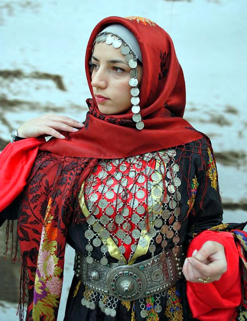 Одежда дагестанских девушек