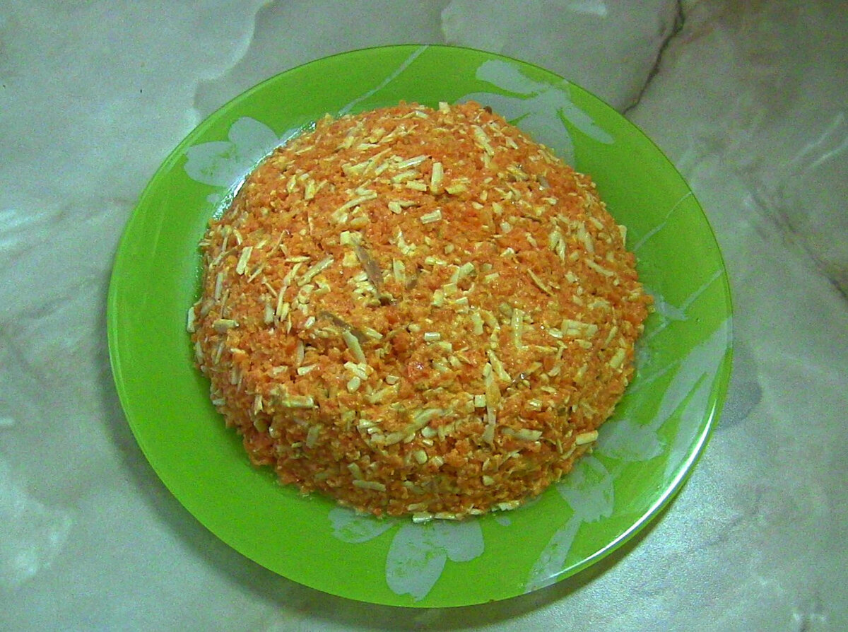 Салат с чесноком и сыром