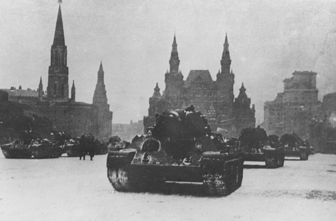 Танковый парад в ноябре 1941 года