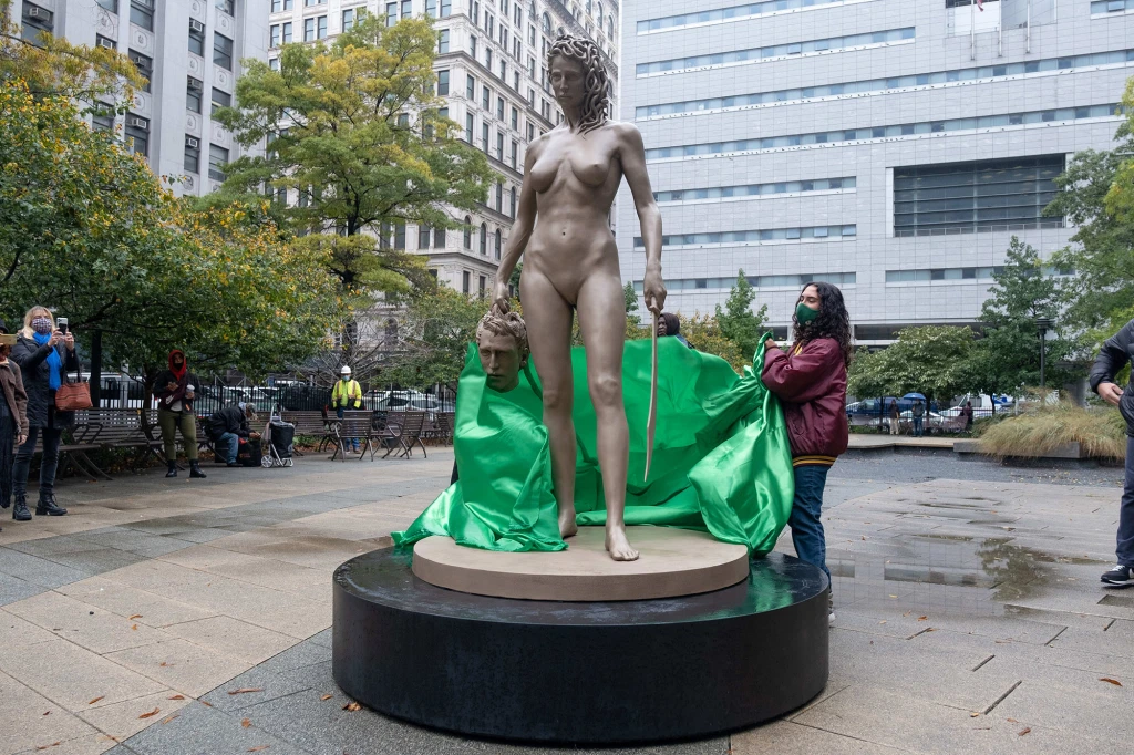 Медуза, Манхэттен, Нью-Йорк, США. Фото из открытых источников.