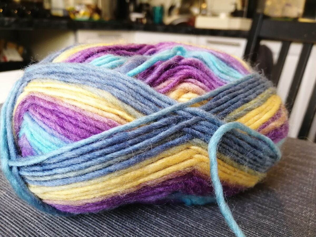 Моточек "взрывной" пряжи