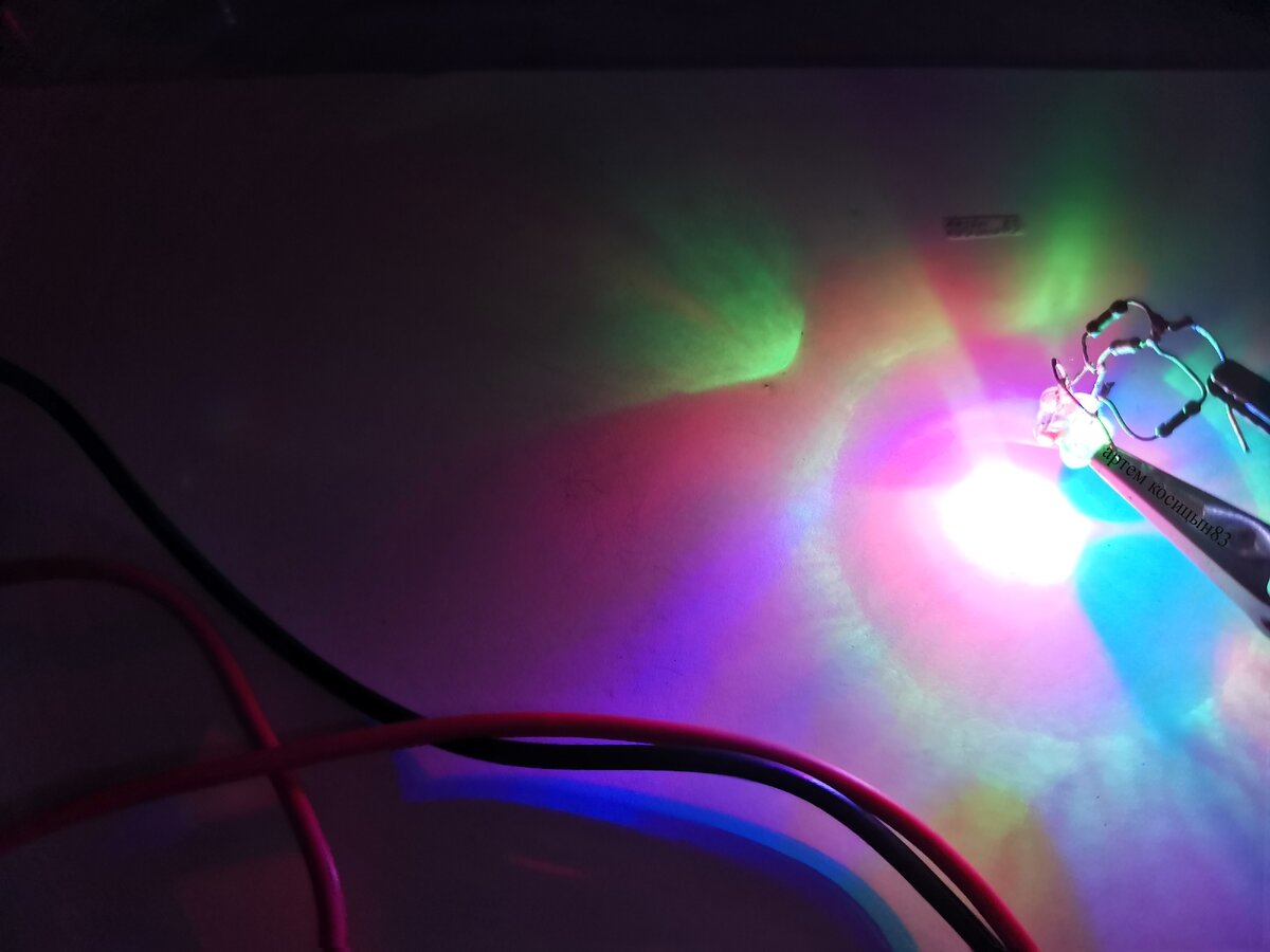 Почему светодиоды. Свечение светоизлучающего диода. Светодиоды в медицине. SMD светодиоды 3 цветные. Светодиодная подсветка из чего состоит.