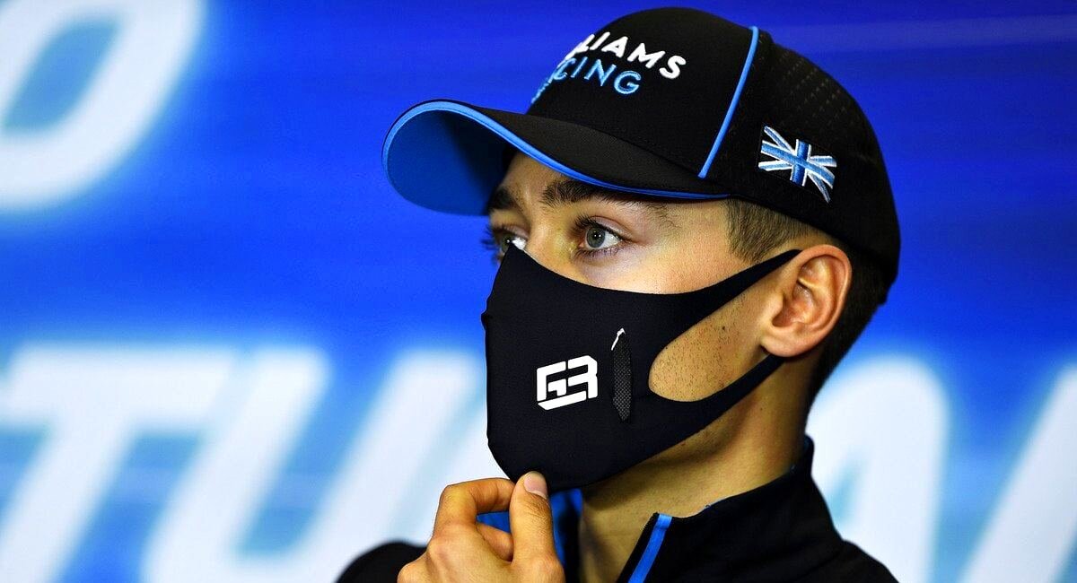 Джордж Рассел во время пресс-конференции на Гран-при Португалии 2020