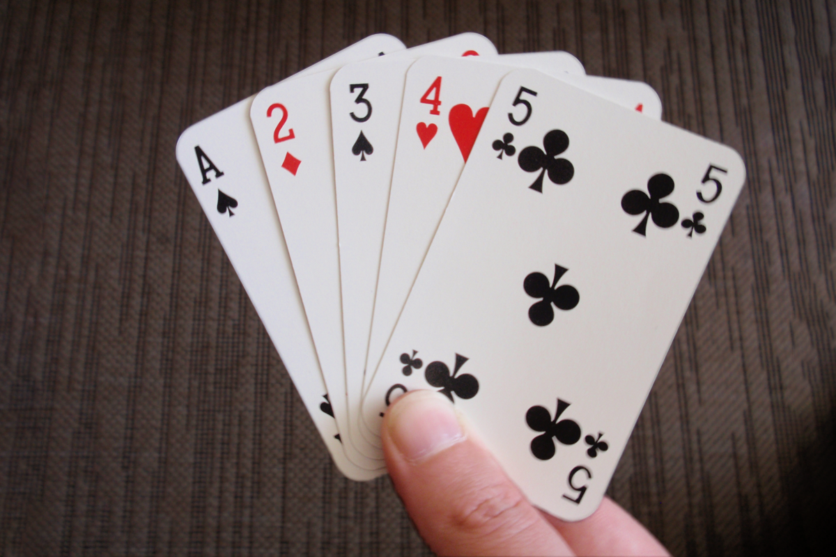 Карты бубен черви. Черви буби пики крести. Пики трефы бубны. Пика черва бубна трефа. Карты бубен черви.