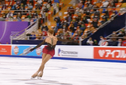 Александра Трусова выполняет 4Л в ПП на этапе Гран-при (источник - 1tv.ru/sport)