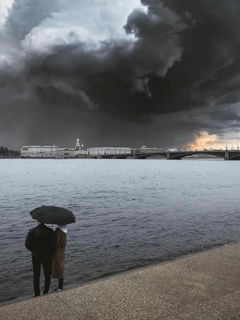 Грозит мне с неба злая туча...🌩