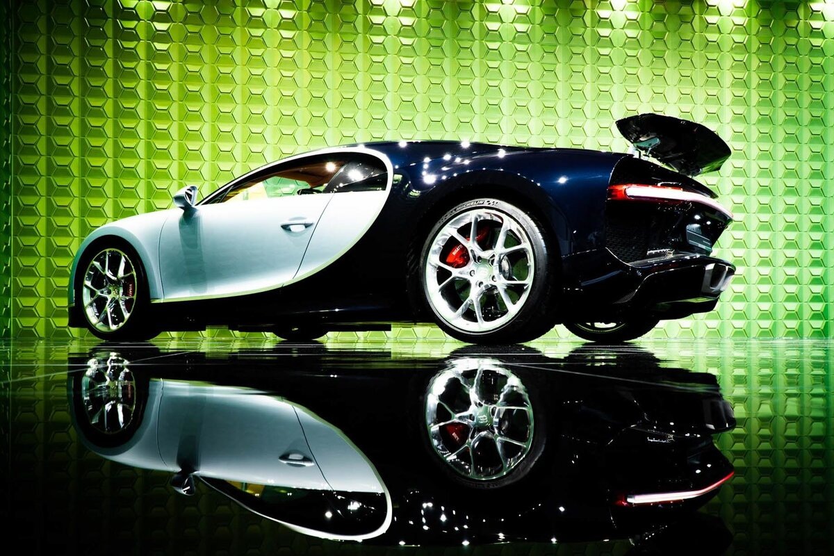 Bugatti Chiron (auto.ru)
