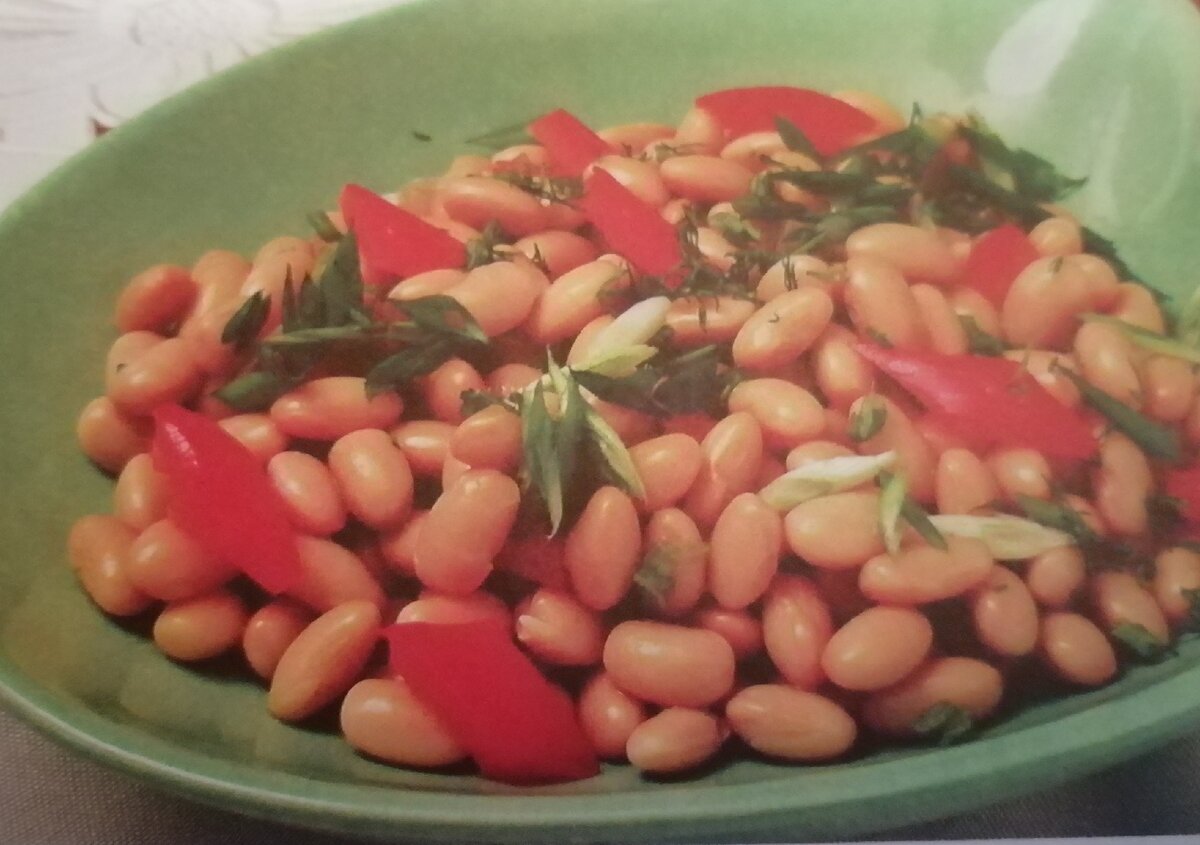 Салат из фасоли 