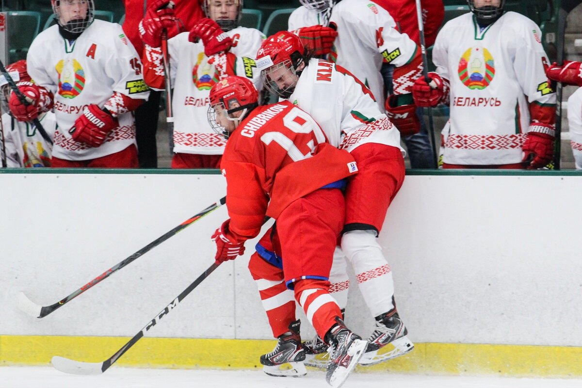 Момент игры двух команд в четвертьфинале чемпионата мира.среди юниоров. фото: картинки яндекса.