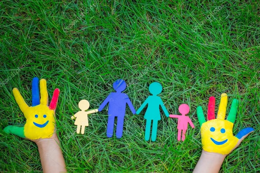 Мама, папа, ты и я - необычная семья.