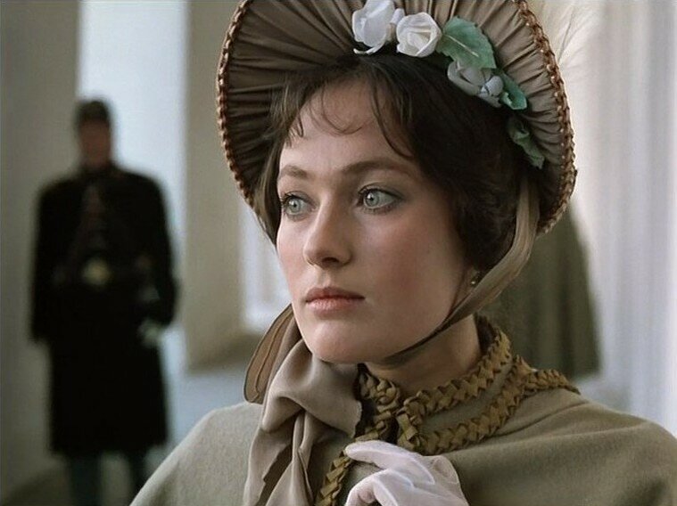 Лариса (Л. Гузеева)