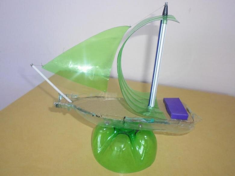 Вряд ли вы такое "творчество" поставите у себя в кабинете. 