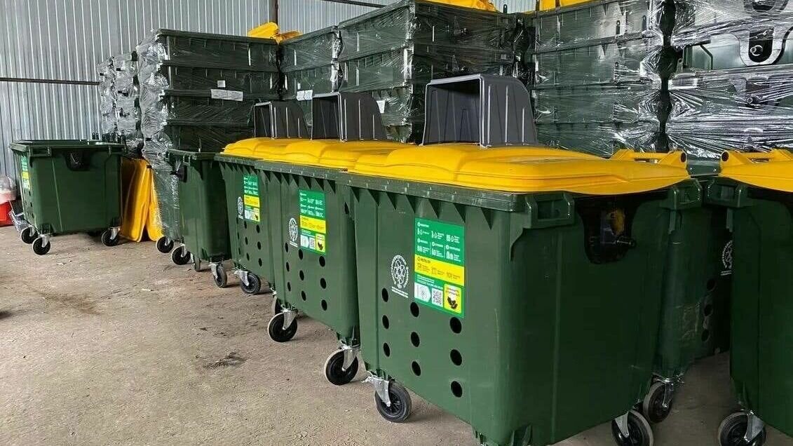     Новая партия контейнеров для раздельного сбора мусора разъедется в Воткинск, Сарапул, Завьяловский, Воткинский и Сарапульский районы.