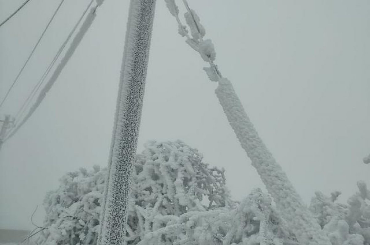    Энергетики в КБР вторые сутки сражаются с последствиями стихии