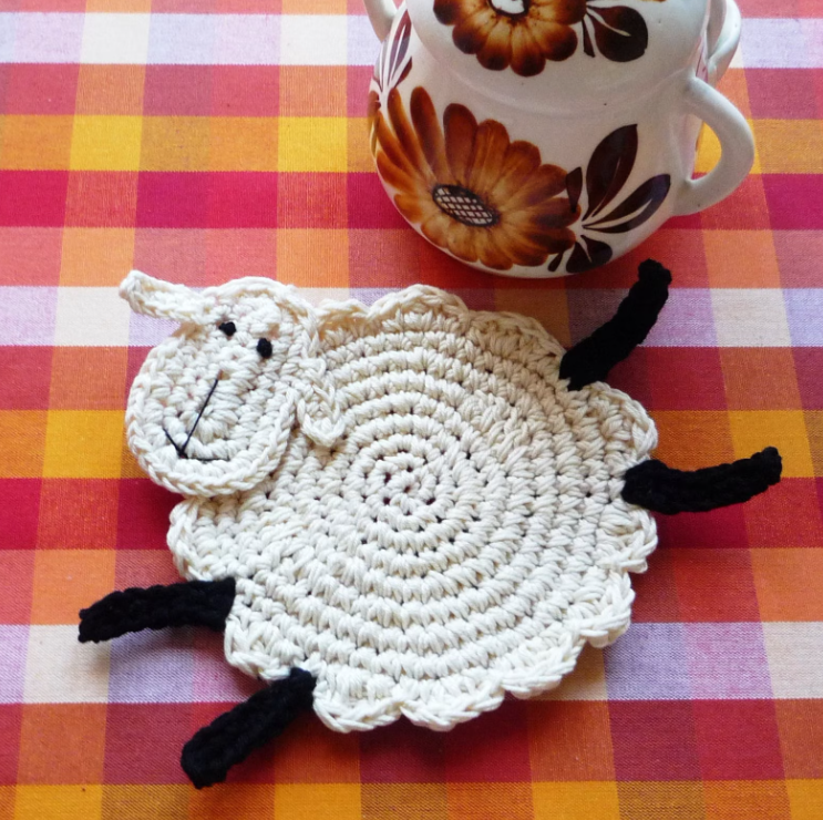 Вяжем под горячее. Вязаные подставки под кружки. Вяжем под горячее. Вязаные подставки под горячее крючком. Вязаные салфетки под горячее.